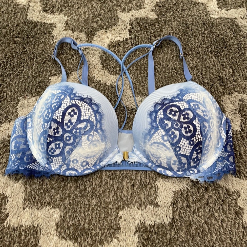 Victoria’s Secret very sexy push-up